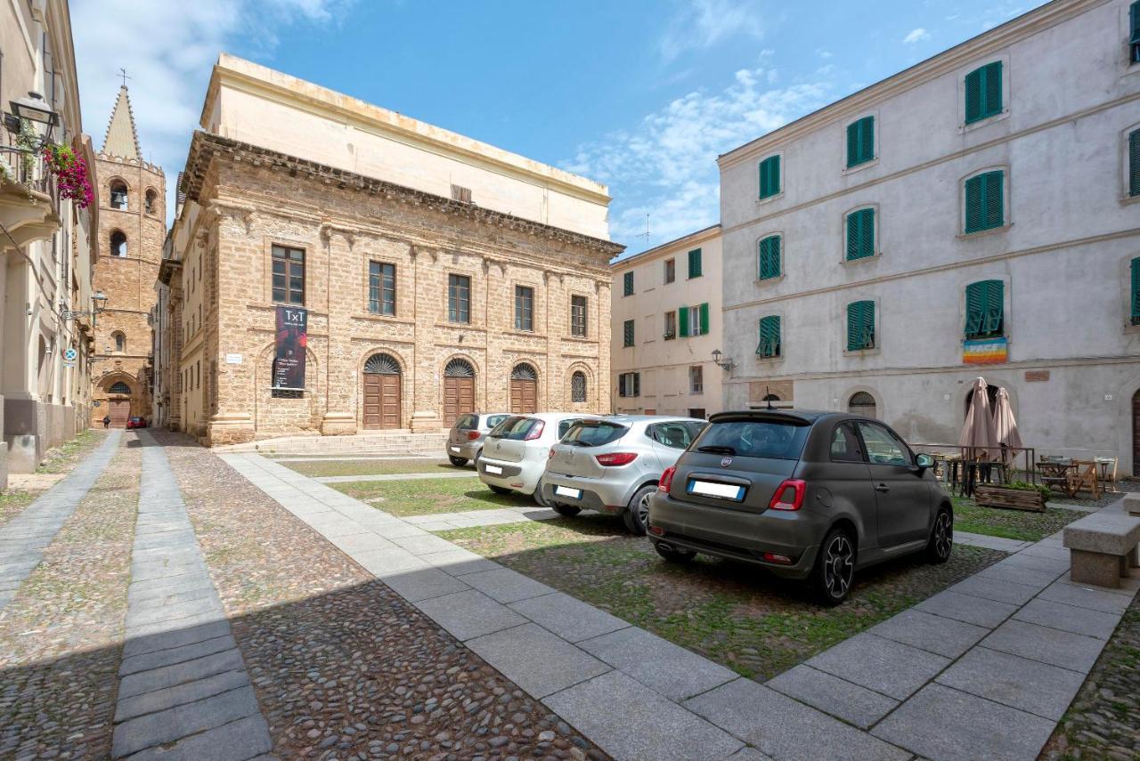Dimora Teatro Apartment Alghero Bagian luar foto